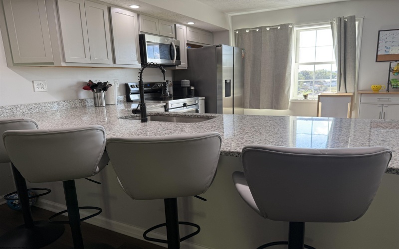 105 Northern Heights Drive, Clarksburg, West Virginia 26301, 4 Bedrooms Bedrooms, 6 Rooms Rooms,2 BathroomsBathrooms,Single Family Attached,For Sale,Northern Heights,10161383