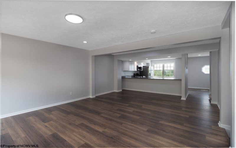 105 Northern Heights Drive, Clarksburg, West Virginia 26301, 4 Bedrooms Bedrooms, 6 Rooms Rooms,2 BathroomsBathrooms,Single Family Attached,For Sale,Northern Heights,10161383