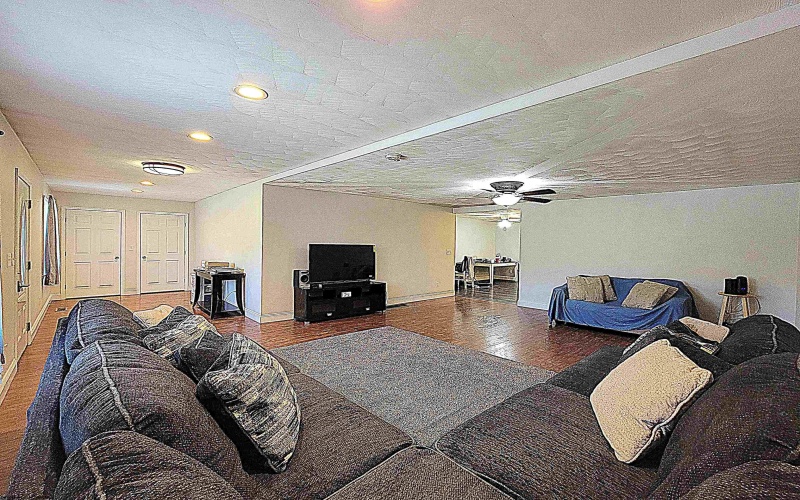 1643 Simmons Lane, Fairmont, West Virginia 26554, 4 Bedrooms Bedrooms, 10 Rooms Rooms,2 BathroomsBathrooms,Single Family Detached,For Sale,Simmons,10161391