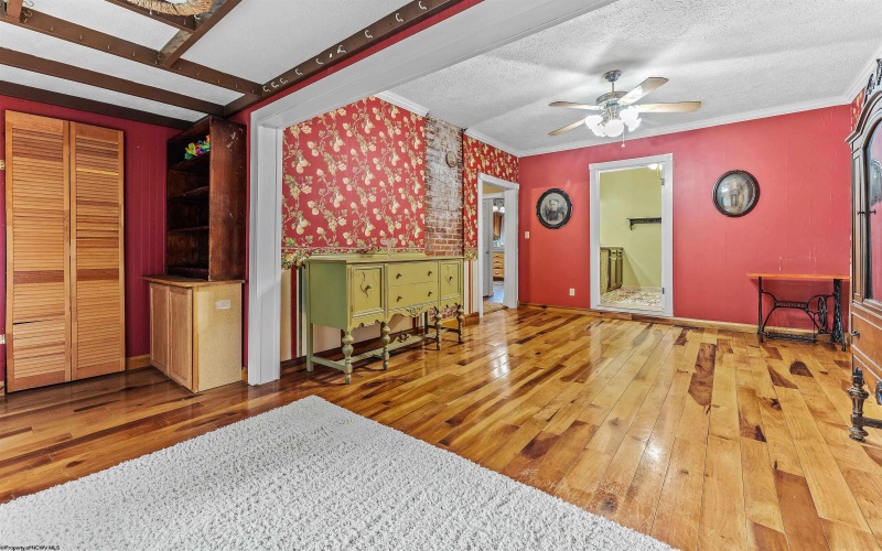 8 Drake Road, Morgantown, West Virginia 26501, 2 Bedrooms Bedrooms, 9 Rooms Rooms,1 BathroomBathrooms,Single Family Detached,For Sale,Drake,10161374