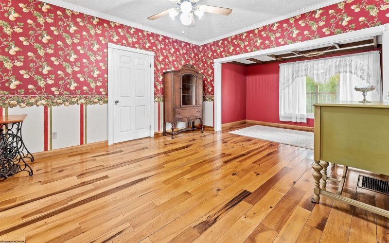 8 Drake Road, Morgantown, West Virginia 26501, 2 Bedrooms Bedrooms, 9 Rooms Rooms,1 BathroomBathrooms,Single Family Detached,For Sale,Drake,10161374