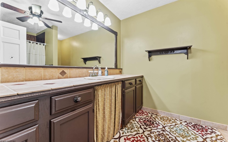 8 Drake Road, Morgantown, West Virginia 26501, 2 Bedrooms Bedrooms, 9 Rooms Rooms,1 BathroomBathrooms,Single Family Detached,For Sale,Drake,10161374