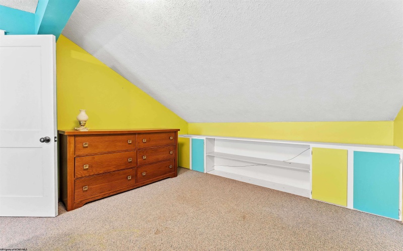8 Drake Road, Morgantown, West Virginia 26501, 2 Bedrooms Bedrooms, 9 Rooms Rooms,1 BathroomBathrooms,Single Family Detached,For Sale,Drake,10161374