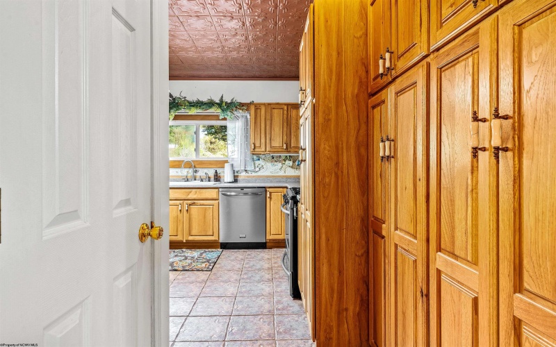 8 Drake Road, Morgantown, West Virginia 26501, 2 Bedrooms Bedrooms, 9 Rooms Rooms,1 BathroomBathrooms,Single Family Detached,For Sale,Drake,10161374