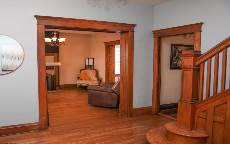305 Saint Clair Street, Clarksburg, West Virginia 26301, 3 Bedrooms Bedrooms, 7 Rooms Rooms,2 BathroomsBathrooms,Single Family Detached,For Sale,Saint Clair,10161372