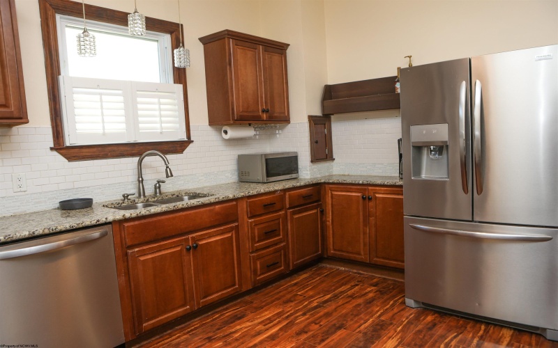 305 Saint Clair Street, Clarksburg, West Virginia 26301, 3 Bedrooms Bedrooms, 7 Rooms Rooms,2 BathroomsBathrooms,Single Family Detached,For Sale,Saint Clair,10161372