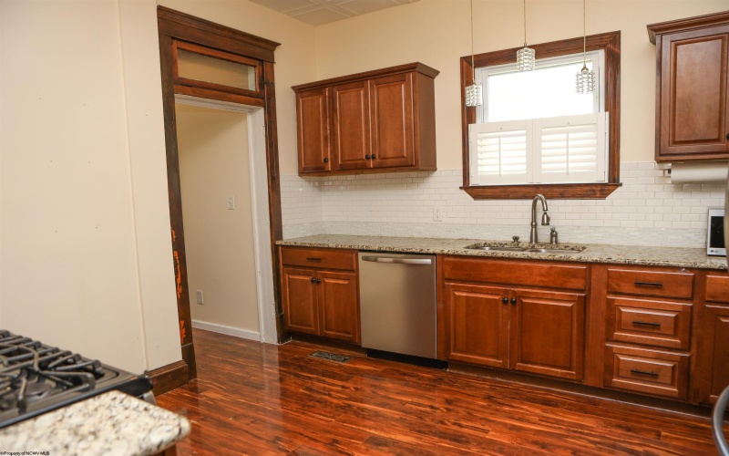 305 Saint Clair Street, Clarksburg, West Virginia 26301, 3 Bedrooms Bedrooms, 7 Rooms Rooms,2 BathroomsBathrooms,Single Family Detached,For Sale,Saint Clair,10161372