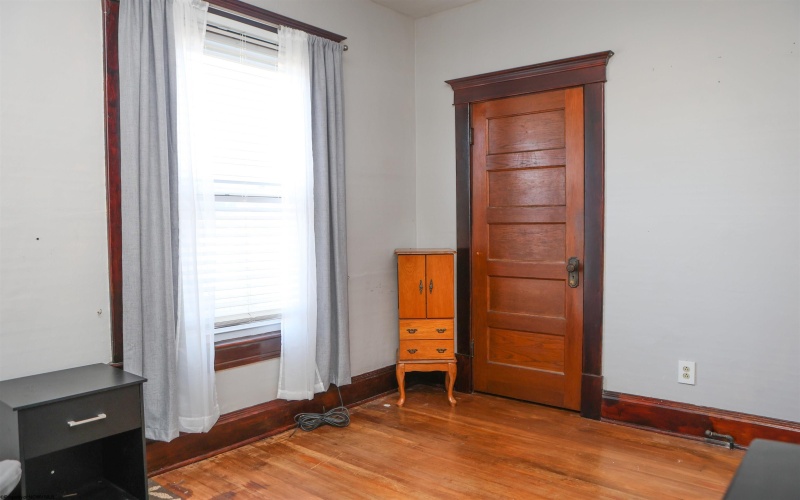 305 Saint Clair Street, Clarksburg, West Virginia 26301, 3 Bedrooms Bedrooms, 7 Rooms Rooms,2 BathroomsBathrooms,Single Family Detached,For Sale,Saint Clair,10161372