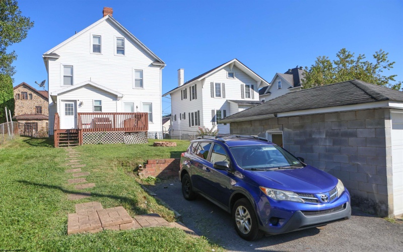 305 Saint Clair Street, Clarksburg, West Virginia 26301, 3 Bedrooms Bedrooms, 7 Rooms Rooms,2 BathroomsBathrooms,Single Family Detached,For Sale,Saint Clair,10161372