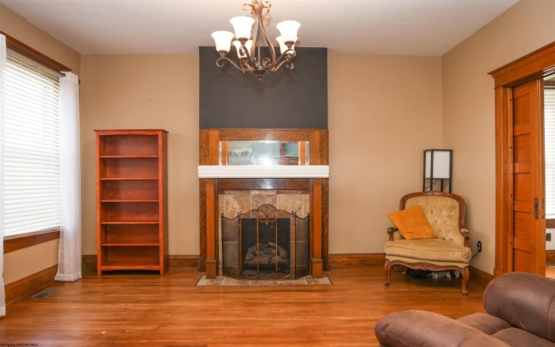 305 Saint Clair Street, Clarksburg, West Virginia 26301, 3 Bedrooms Bedrooms, 7 Rooms Rooms,2 BathroomsBathrooms,Single Family Detached,For Sale,Saint Clair,10161372