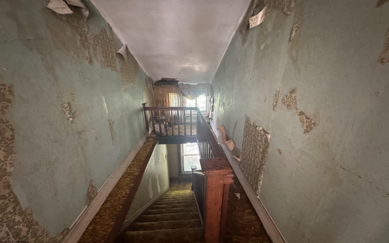 201 Buena Vista Avenue, Clarksburg, West Virginia 26301, 3 Bedrooms Bedrooms, 6 Rooms Rooms,1 BathroomBathrooms,Single Family Detached,For Sale,Buena Vista,10161389