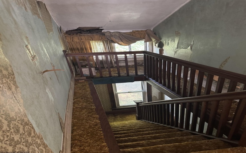 201 Buena Vista Avenue, Clarksburg, West Virginia 26301, 3 Bedrooms Bedrooms, 6 Rooms Rooms,1 BathroomBathrooms,Single Family Detached,For Sale,Buena Vista,10161389