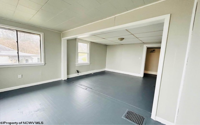 317 Quarry Avenue, Fairmont, West Virginia 26554, 4 Bedrooms Bedrooms, 7 Rooms Rooms,1 BathroomBathrooms,Single Family Detached,For Sale,Quarry,10161382