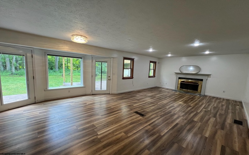 59 Amber Lane, Fairmont, West Virginia 26554, 4 Bedrooms Bedrooms, 8 Rooms Rooms,3 BathroomsBathrooms,Single Family Detached,For Sale,Amber,10161381