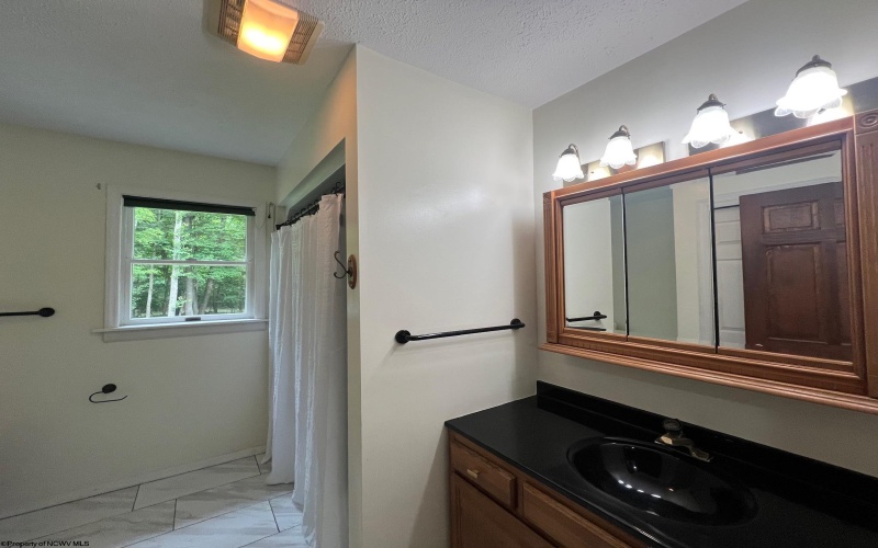 59 Amber Lane, Fairmont, West Virginia 26554, 4 Bedrooms Bedrooms, 8 Rooms Rooms,3 BathroomsBathrooms,Single Family Detached,For Sale,Amber,10161381