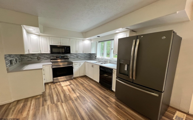 59 Amber Lane, Fairmont, West Virginia 26554, 4 Bedrooms Bedrooms, 8 Rooms Rooms,3 BathroomsBathrooms,Single Family Detached,For Sale,Amber,10161381