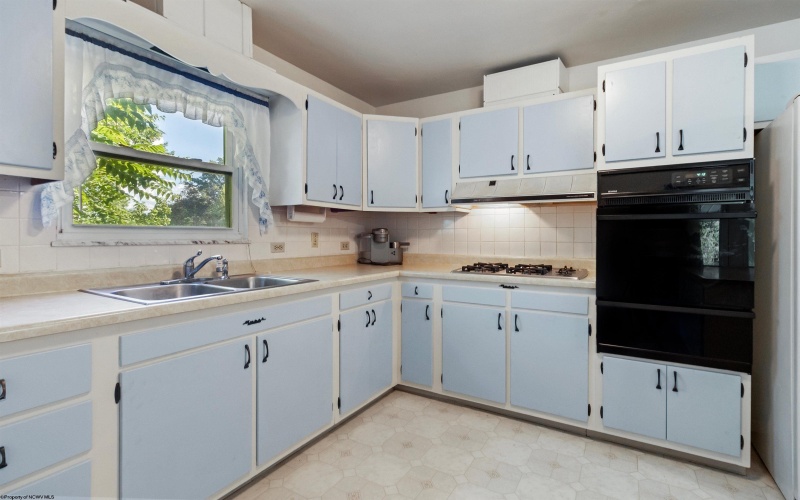 256 Woodland Avenue, Clarksburg, West Virginia 26301, 3 Bedrooms Bedrooms, 5 Rooms Rooms,2 BathroomsBathrooms,Single Family Detached,For Sale,Woodland,10161377