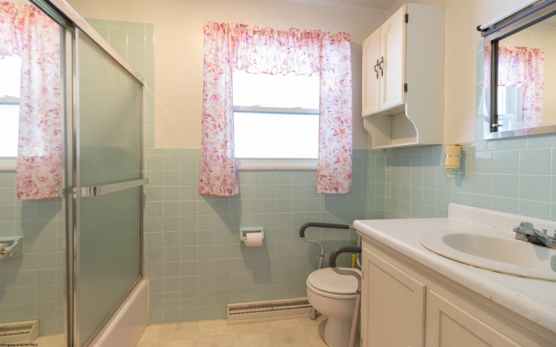 256 Woodland Avenue, Clarksburg, West Virginia 26301, 3 Bedrooms Bedrooms, 5 Rooms Rooms,2 BathroomsBathrooms,Single Family Detached,For Sale,Woodland,10161377