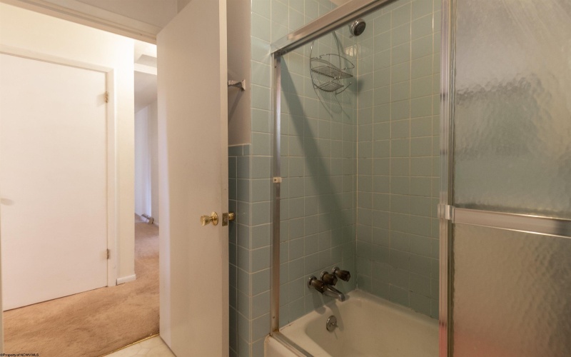 256 Woodland Avenue, Clarksburg, West Virginia 26301, 3 Bedrooms Bedrooms, 5 Rooms Rooms,2 BathroomsBathrooms,Single Family Detached,For Sale,Woodland,10161377