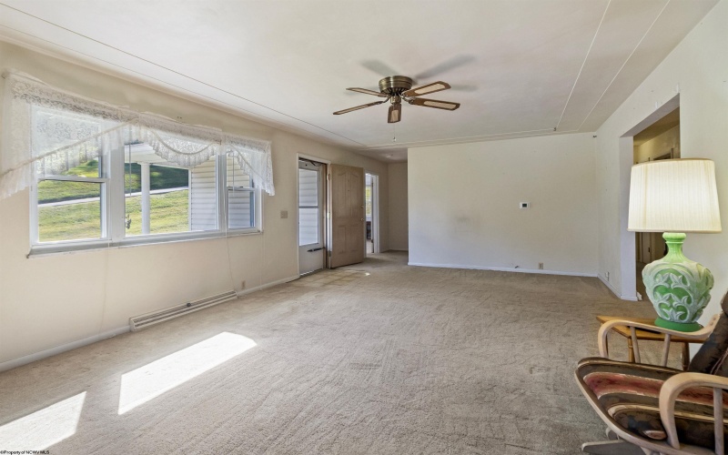 256 Woodland Avenue, Clarksburg, West Virginia 26301, 3 Bedrooms Bedrooms, 5 Rooms Rooms,2 BathroomsBathrooms,Single Family Detached,For Sale,Woodland,10161377