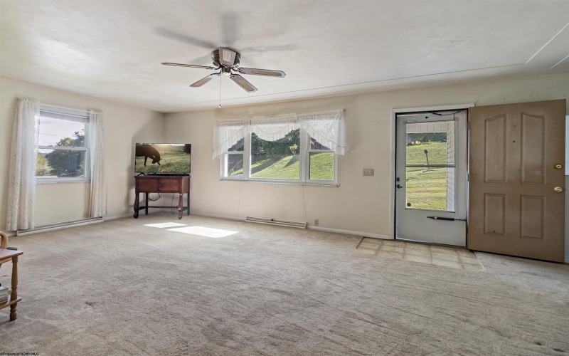 256 Woodland Avenue, Clarksburg, West Virginia 26301, 3 Bedrooms Bedrooms, 5 Rooms Rooms,2 BathroomsBathrooms,Single Family Detached,For Sale,Woodland,10161377