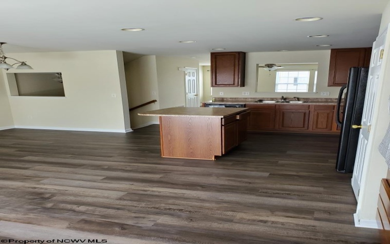 124 Bird's Eye View Drive, Morgantown, West Virginia 26501, 4 Bedrooms Bedrooms, 7 Rooms Rooms,4 BathroomsBathrooms,Residential Rentals,For Rent,Bird's Eye View,10161408