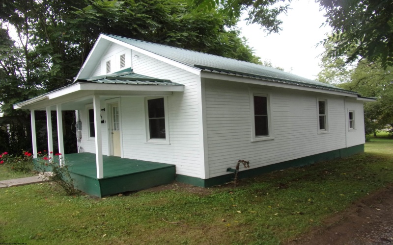 88 Randolph Street, Buckhannon, West Virginia 26201, 2 Bedrooms Bedrooms, 5 Rooms Rooms,2 BathroomsBathrooms,Single Family Detached,For Sale,Randolph,10161402