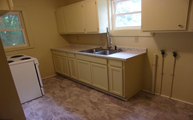 88 Randolph Street, Buckhannon, West Virginia 26201, 2 Bedrooms Bedrooms, 5 Rooms Rooms,2 BathroomsBathrooms,Single Family Detached,For Sale,Randolph,10161402