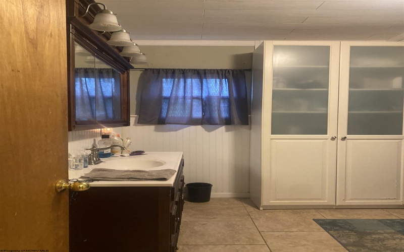 724 Dayton Street, Fairmont, West Virginia 26554, 3 Bedrooms Bedrooms, 6 Rooms Rooms,1 BathroomBathrooms,Single Family Detached,For Sale,Dayton,10161406