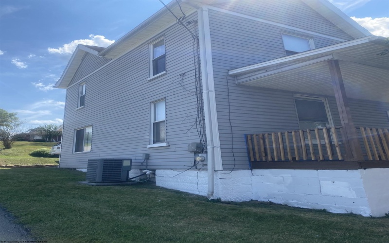 724 Dayton Street, Fairmont, West Virginia 26554, 3 Bedrooms Bedrooms, 6 Rooms Rooms,1 BathroomBathrooms,Single Family Detached,For Sale,Dayton,10161406