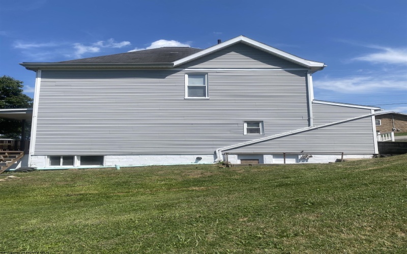 724 Dayton Street, Fairmont, West Virginia 26554, 3 Bedrooms Bedrooms, 6 Rooms Rooms,1 BathroomBathrooms,Single Family Detached,For Sale,Dayton,10161406