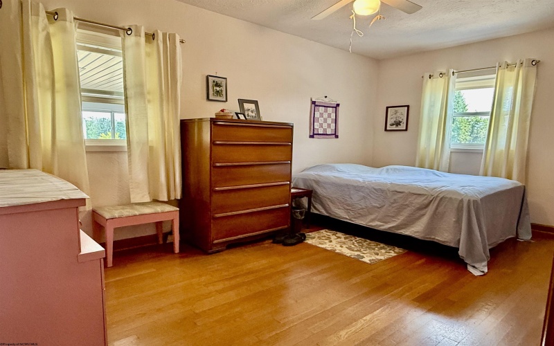 1617 Crestmont Circle, Fairmont, West Virginia 26554, 3 Bedrooms Bedrooms, 5 Rooms Rooms,1 BathroomBathrooms,Single Family Detached,For Sale,Crestmont,10161409
