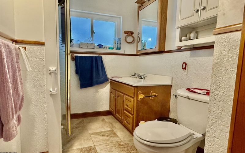 1617 Crestmont Circle, Fairmont, West Virginia 26554, 3 Bedrooms Bedrooms, 5 Rooms Rooms,1 BathroomBathrooms,Single Family Detached,For Sale,Crestmont,10161409