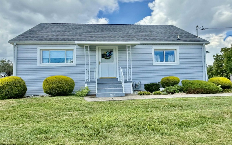 1617 Crestmont Circle, Fairmont, West Virginia 26554, 3 Bedrooms Bedrooms, 5 Rooms Rooms,1 BathroomBathrooms,Single Family Detached,For Sale,Crestmont,10161409