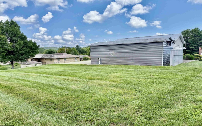 1617 Crestmont Circle, Fairmont, West Virginia 26554, 3 Bedrooms Bedrooms, 5 Rooms Rooms,1 BathroomBathrooms,Single Family Detached,For Sale,Crestmont,10161409