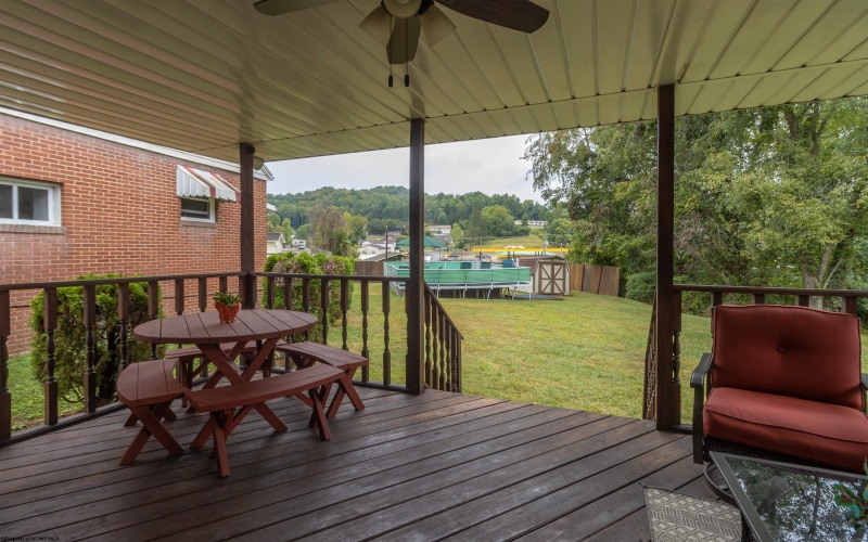 95 Cimarron Road, Nutter Fort, West Virginia 26301, 3 Bedrooms Bedrooms, 9 Rooms Rooms,2 BathroomsBathrooms,Single Family Detached,For Sale,Cimarron,10161410