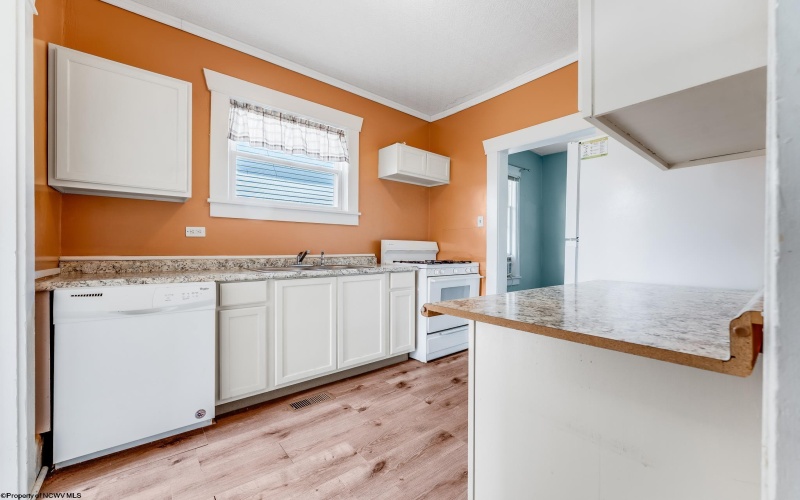 120 Twigg Street, Morgantown, West Virginia 26501, 2 Bedrooms Bedrooms, 5 Rooms Rooms,1 BathroomBathrooms,Single Family Detached,For Sale,Twigg,10161411