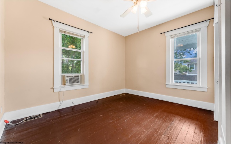 120 Twigg Street, Morgantown, West Virginia 26501, 2 Bedrooms Bedrooms, 5 Rooms Rooms,1 BathroomBathrooms,Single Family Detached,For Sale,Twigg,10161411