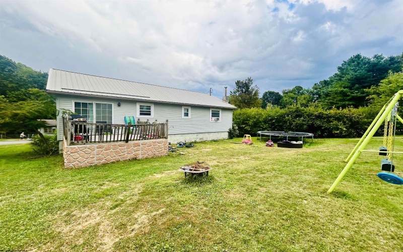 105 Sharon Lane, Kingwood, West Virginia 26537, 3 Bedrooms Bedrooms, 5 Rooms Rooms,1 BathroomBathrooms,Single Family Detached,For Sale,Sharon,10161412