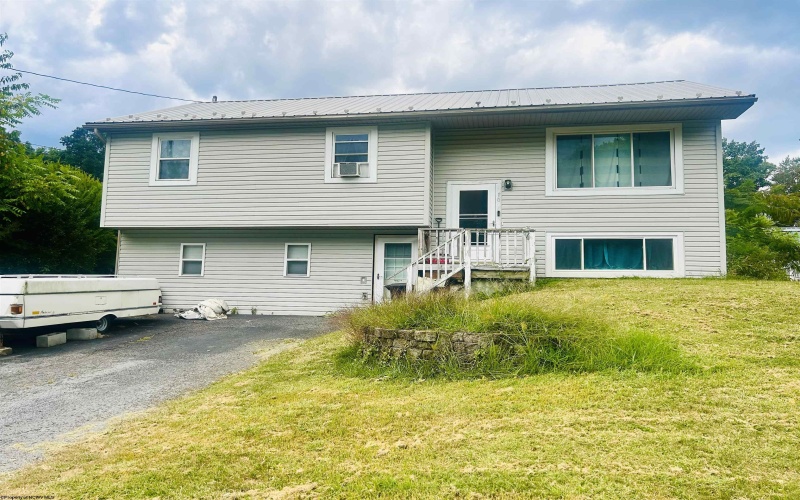 105 Sharon Lane, Kingwood, West Virginia 26537, 3 Bedrooms Bedrooms, 5 Rooms Rooms,1 BathroomBathrooms,Single Family Detached,For Sale,Sharon,10161412