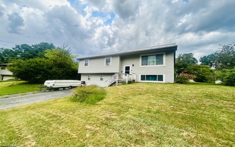105 Sharon Lane, Kingwood, West Virginia 26537, 3 Bedrooms Bedrooms, 5 Rooms Rooms,1 BathroomBathrooms,Single Family Detached,For Sale,Sharon,10161412