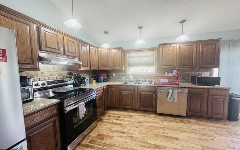 105 Sharon Lane, Kingwood, West Virginia 26537, 3 Bedrooms Bedrooms, 5 Rooms Rooms,1 BathroomBathrooms,Single Family Detached,For Sale,Sharon,10161412