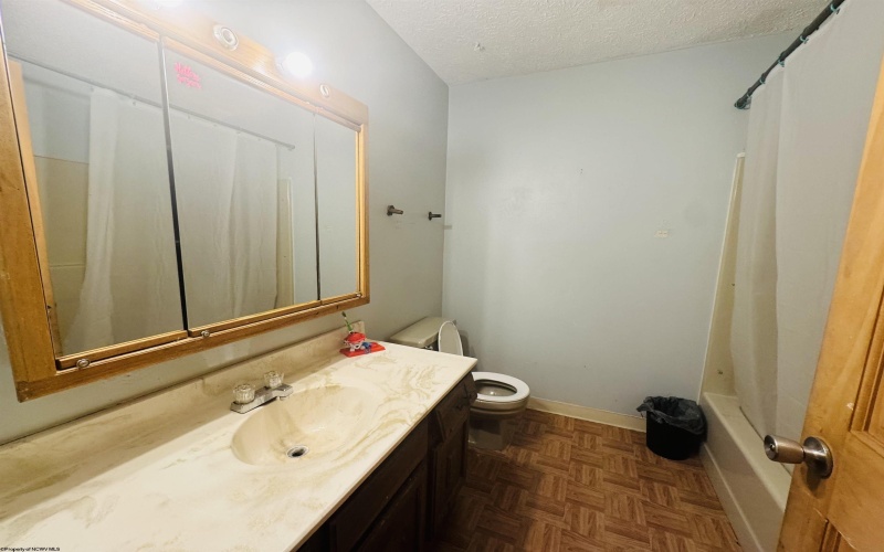 105 Sharon Lane, Kingwood, West Virginia 26537, 3 Bedrooms Bedrooms, 5 Rooms Rooms,1 BathroomBathrooms,Single Family Detached,For Sale,Sharon,10161412