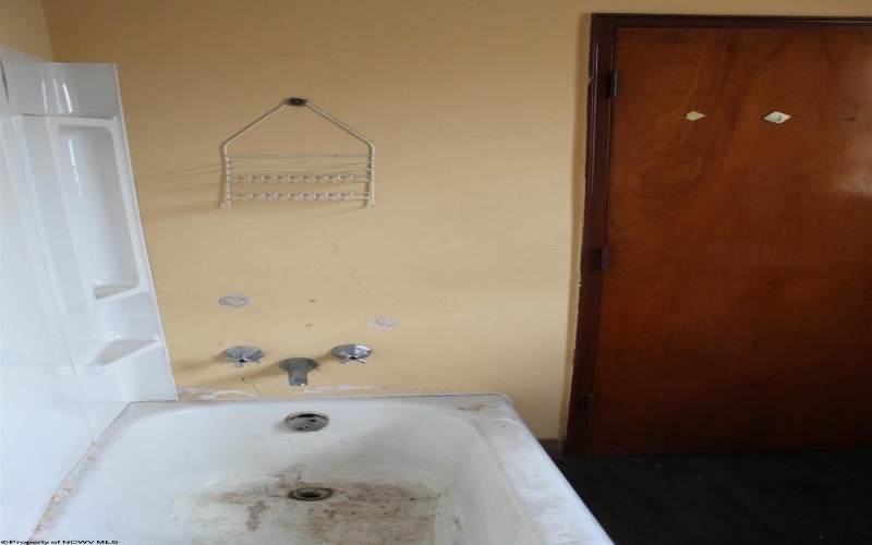 104 Main Street, Webster Springs, West Virginia 26288, ,Multi-unit/income,For Sale,Main,10161413
