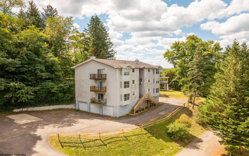 500 Stewart Lane, Morgantown, West Virginia 26501, 2 Bedrooms Bedrooms, 4 Rooms Rooms,2 BathroomsBathrooms,Single Family Attached,For Sale,Stewart,10161418