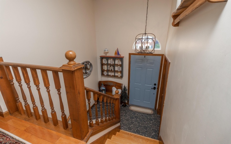 108 Ventura Drive, Bridgeport, West Virginia 26330, 3 Bedrooms Bedrooms, 9 Rooms Rooms,3 BathroomsBathrooms,Single Family Detached,For Sale,Ventura,10161419