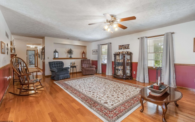 108 Ventura Drive, Bridgeport, West Virginia 26330, 3 Bedrooms Bedrooms, 9 Rooms Rooms,3 BathroomsBathrooms,Single Family Detached,For Sale,Ventura,10161419