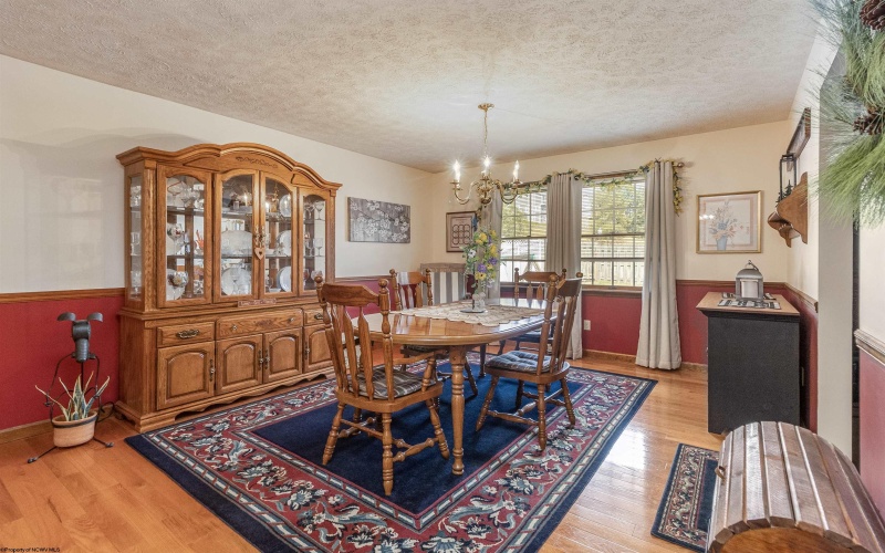108 Ventura Drive, Bridgeport, West Virginia 26330, 3 Bedrooms Bedrooms, 9 Rooms Rooms,3 BathroomsBathrooms,Single Family Detached,For Sale,Ventura,10161419