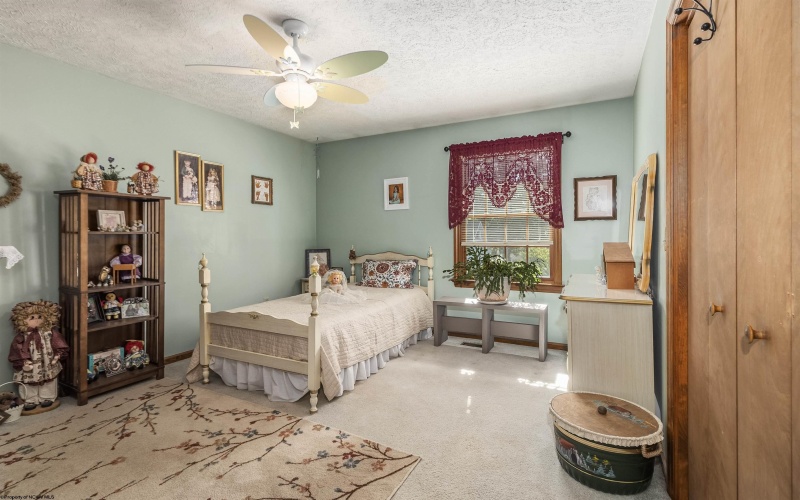 108 Ventura Drive, Bridgeport, West Virginia 26330, 3 Bedrooms Bedrooms, 9 Rooms Rooms,3 BathroomsBathrooms,Single Family Detached,For Sale,Ventura,10161419