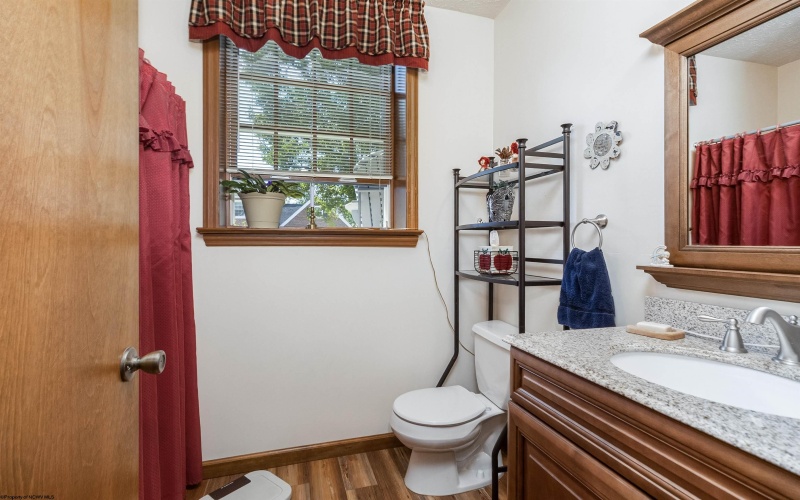 108 Ventura Drive, Bridgeport, West Virginia 26330, 3 Bedrooms Bedrooms, 9 Rooms Rooms,3 BathroomsBathrooms,Single Family Detached,For Sale,Ventura,10161419